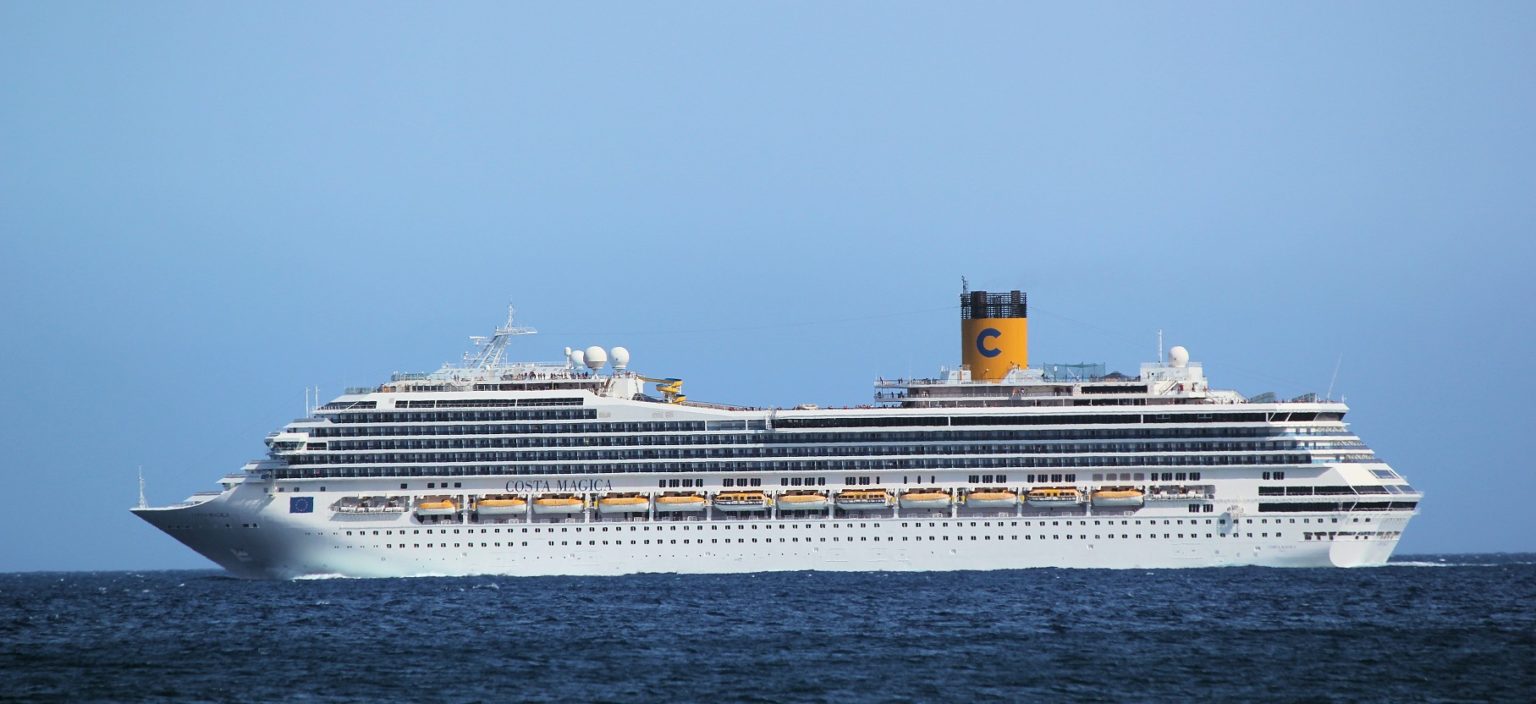 Cruise-Ship